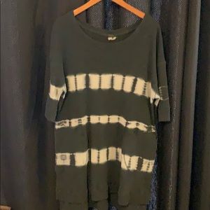 Women’s Large We the Free knit short sleeve shirt